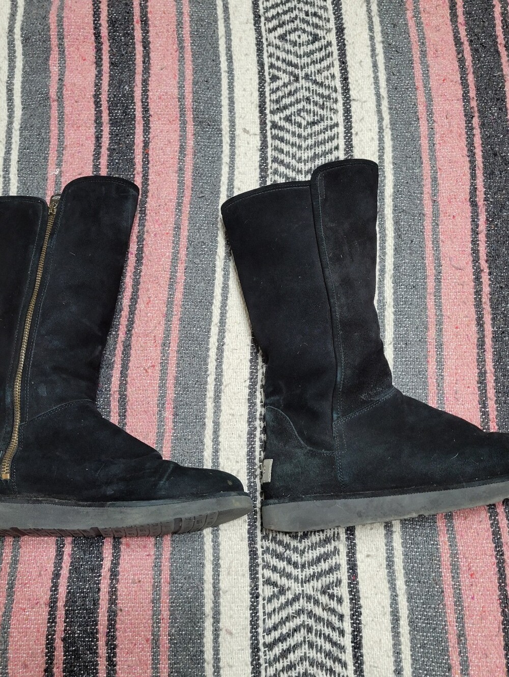 ugg boots - Picture 3 of 8